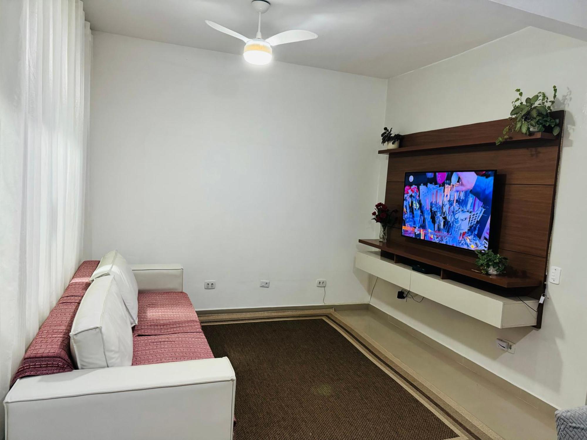 Вилла Casa Compacta Com Piscina Гуаружа Экстерьер фото